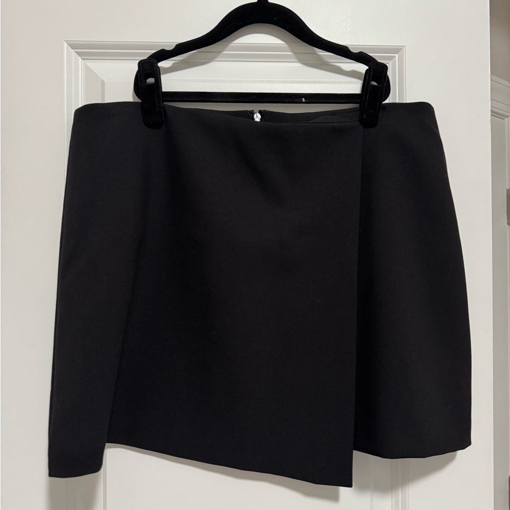 NWT Gianni Bini Black Asymmetrical Mini Skirt